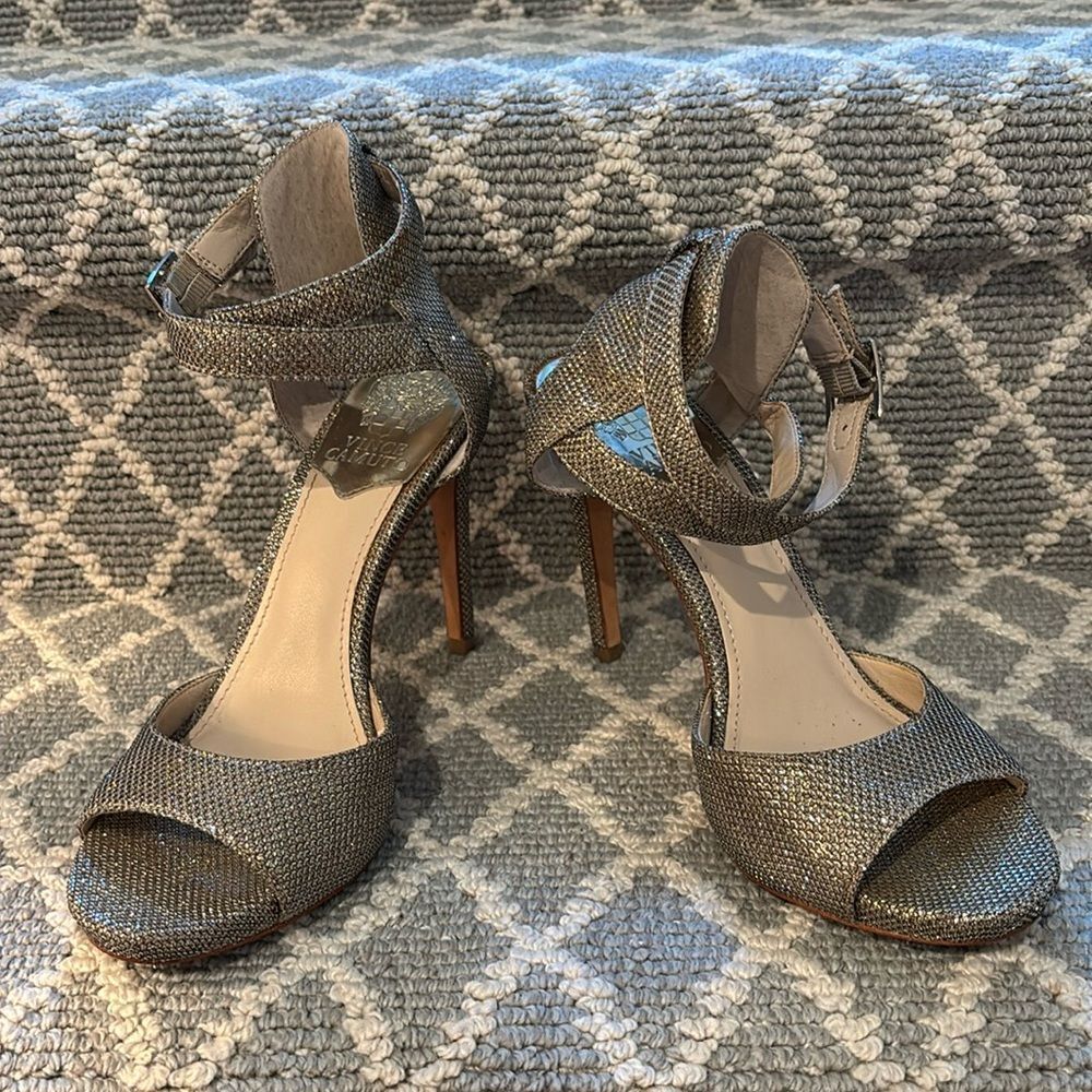 Vince Camuto Women’s Faunora dress sandals, size 7 gold/silver